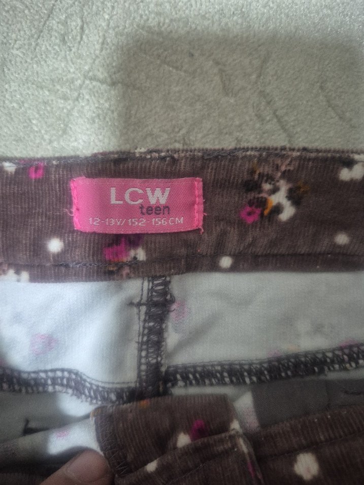 Düğmeli Çiçek Desenli Kahverengi Mini Etek - Görsel 3