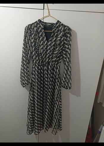 V Yaka Uzun Kollu Kuşaklı Elbise - Görsel 2