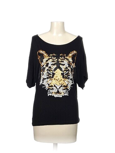 Diğer T-shirt %70 İndirimli.