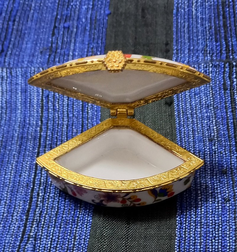 Çiçek Desenli Porselen Takı kutusu - Görsel 3