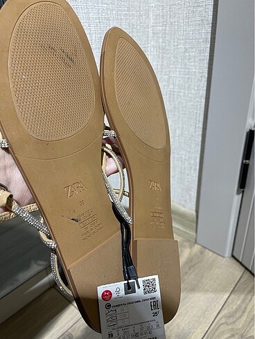 39 Beden Zara taşlı sandalet