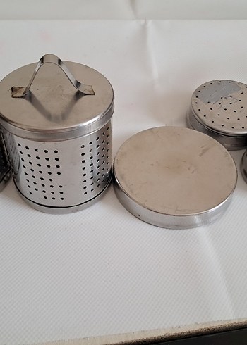 otoklavlanabilir metal süzgeç ve petri kutusu