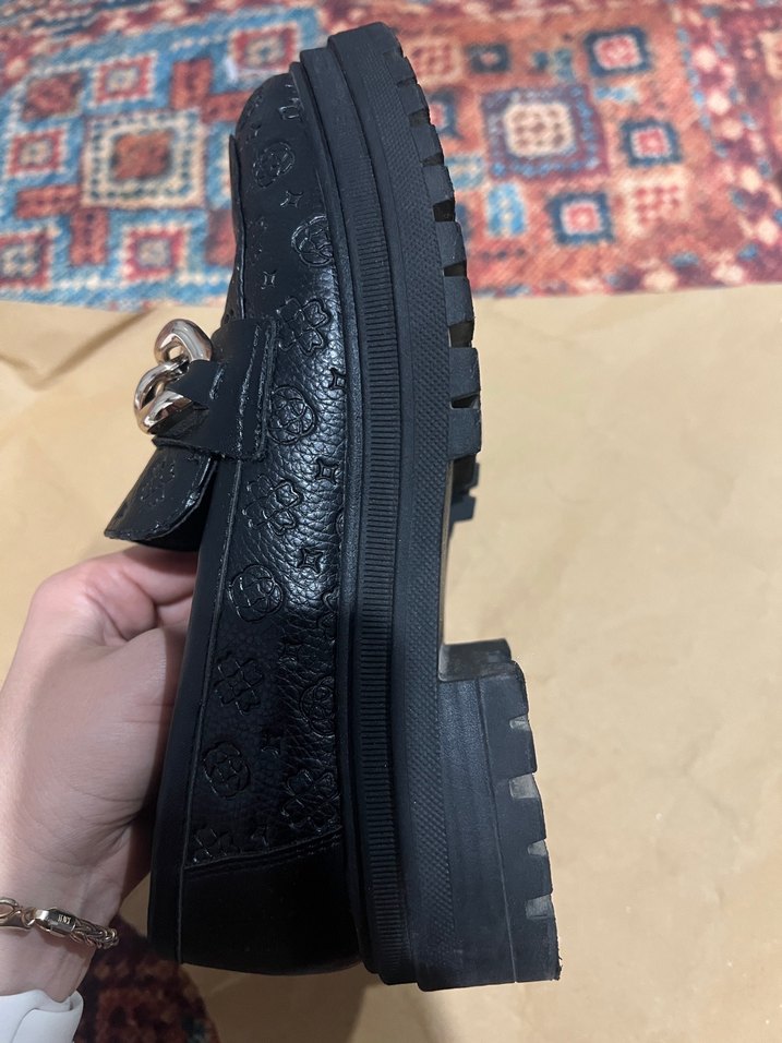 Kadın Siyah Yılan Desenli Zincir Detaylı Loafer - Görsel 5