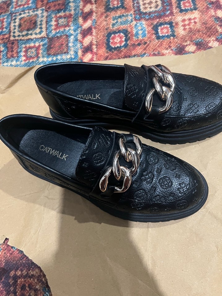 Kadın Siyah Yılan Desenli Zincir Detaylı Loafer - Görsel 3