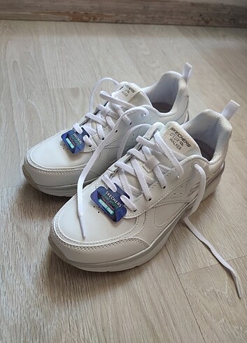Skechers D'LUX WALKER