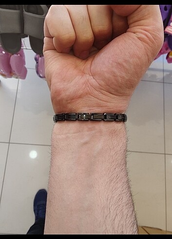 Çelik bileklik esnek yapılı 