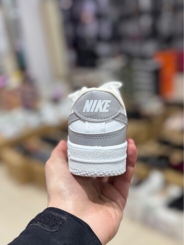 Nike Nike dunk low spor ayakkabı gri beyaz