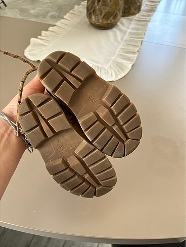 24 Beden camel Renk Zara bot