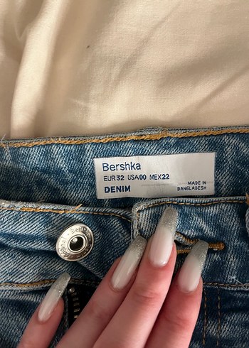 32 Beden Bershka 32 beden şort