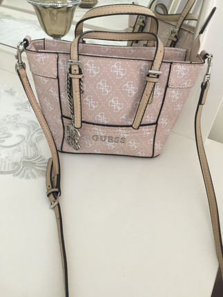 Guess sıfır çantalar