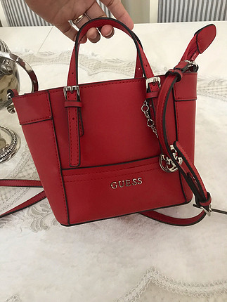 27 Beden Guess mini delaney