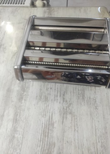 Gri Metal erişte ve makarna makinesi