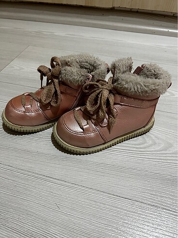 LC Waikiki Kız çocuk bot