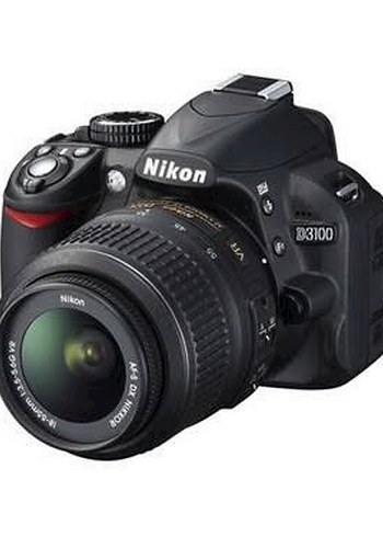 Nikon D3100 Dijital Fotoğraf Makinesi Çantasıyla Birlikte