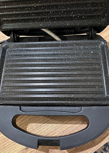 Beden Renk Sinbo Siyah Tost Makinesi