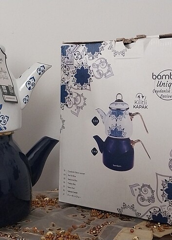 Bambum kilitli kapak çaydanlık takımı 