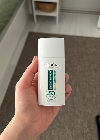 Loreal Paris Bright Reveal SPF 50 Renkli Güneş Kremi - Görsel 5