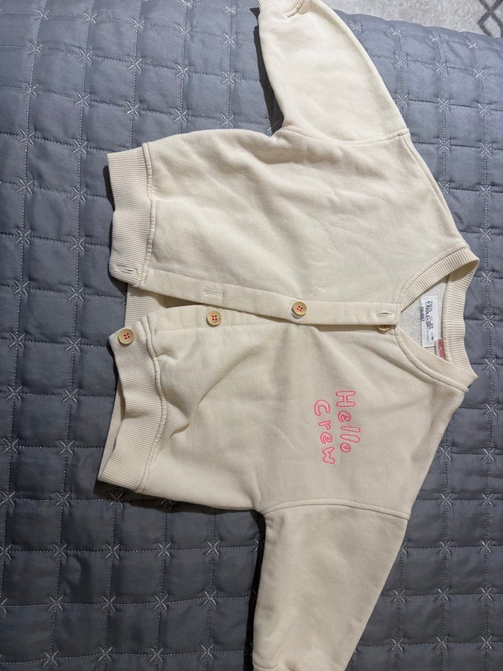 Beyaz Düğmeli Kız Çocuk Hırka - Görsel 2