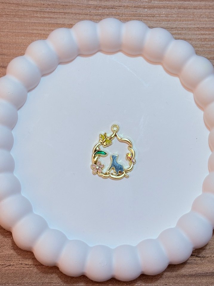 Kedi detaylı gold kolye ucu - Görsel 5