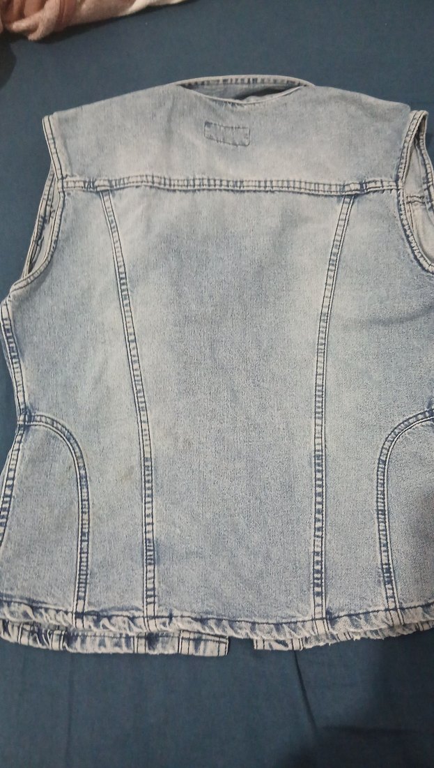 Düğmeli Kolsuz Kadın Kot Ceket - Görsel 3