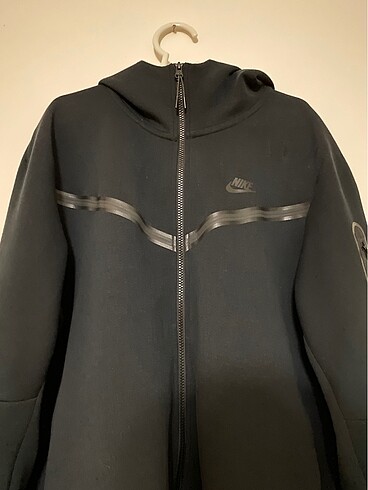 siyah nike tech fleece