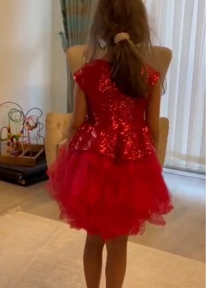 Çocuk kısa payetli abiye - Görsel 3