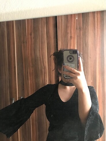 Siyah kadife bluz
