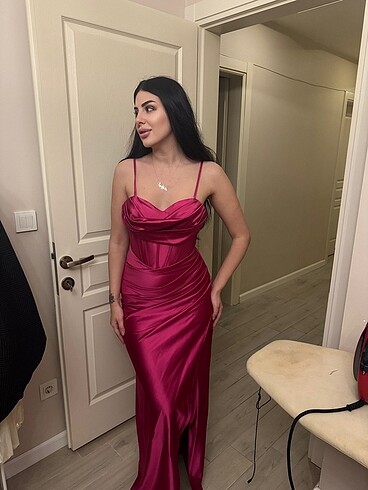 Pembe Abiye