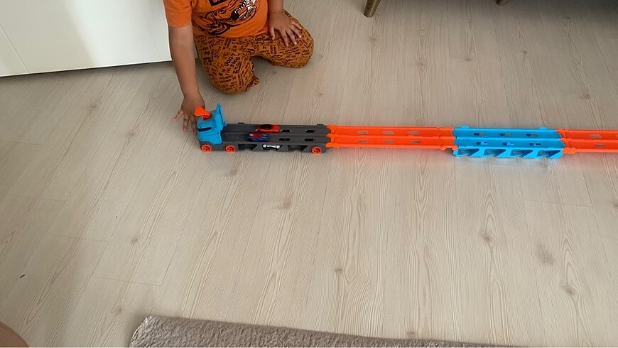 Hotwheels sürat pisti