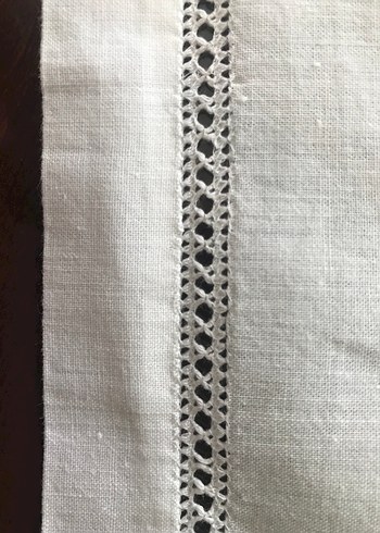 Beyaz Nakışlı Klasik Masa Örtüsü - Görsel 7