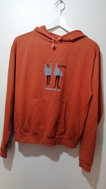 Kapişonlu sweatshirt