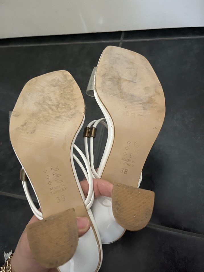 Şeffaf bantlı topuklu terlik - Görsel 3