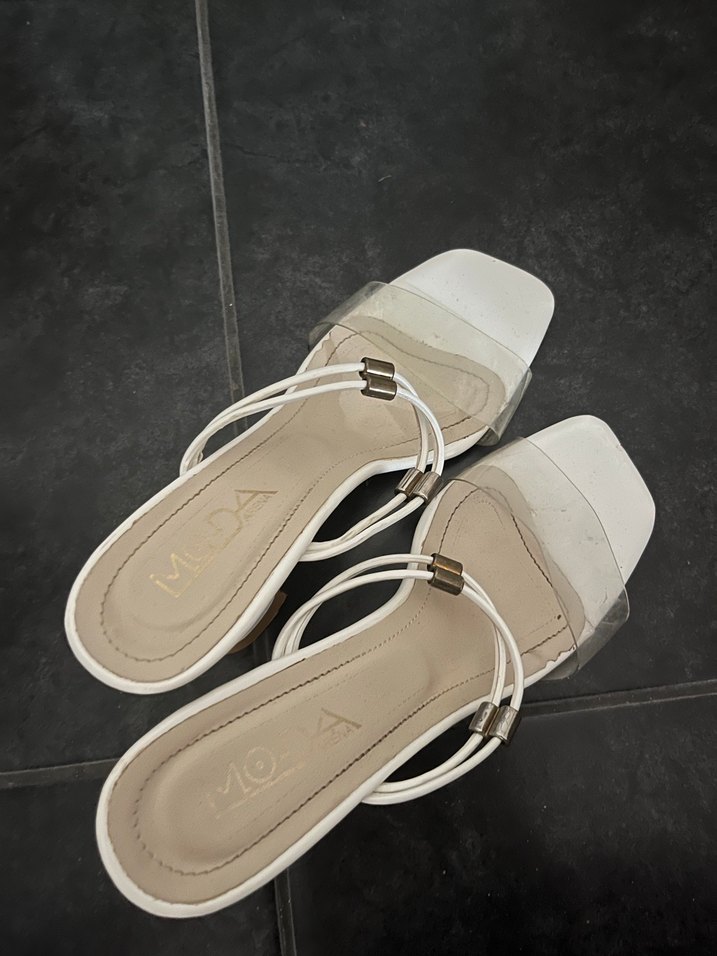 Şeffaf bantlı topuklu terlik - Görsel 2