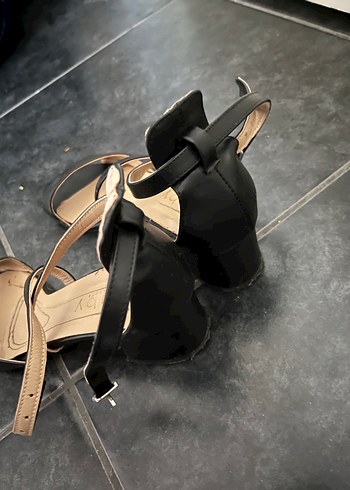 Topuklu ayakkabı - Görsel 2