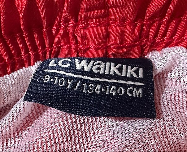 9 Yaş Beden Lc waikiki erkek çocuk deniz şortu