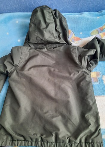 Haki Kapüşonlu Çocuk Yağmurluk mont - Görsel 3