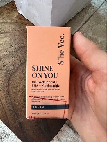 she vec SHINE ON YOU 10% Azelaic Acid + PHA + Niacinamide