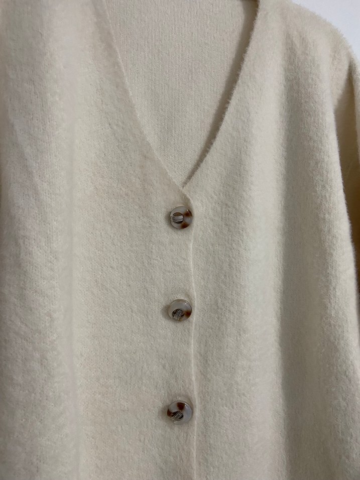 Düğmeli Beyaz Uzun Kollu Kadın Hırka - Görsel 3