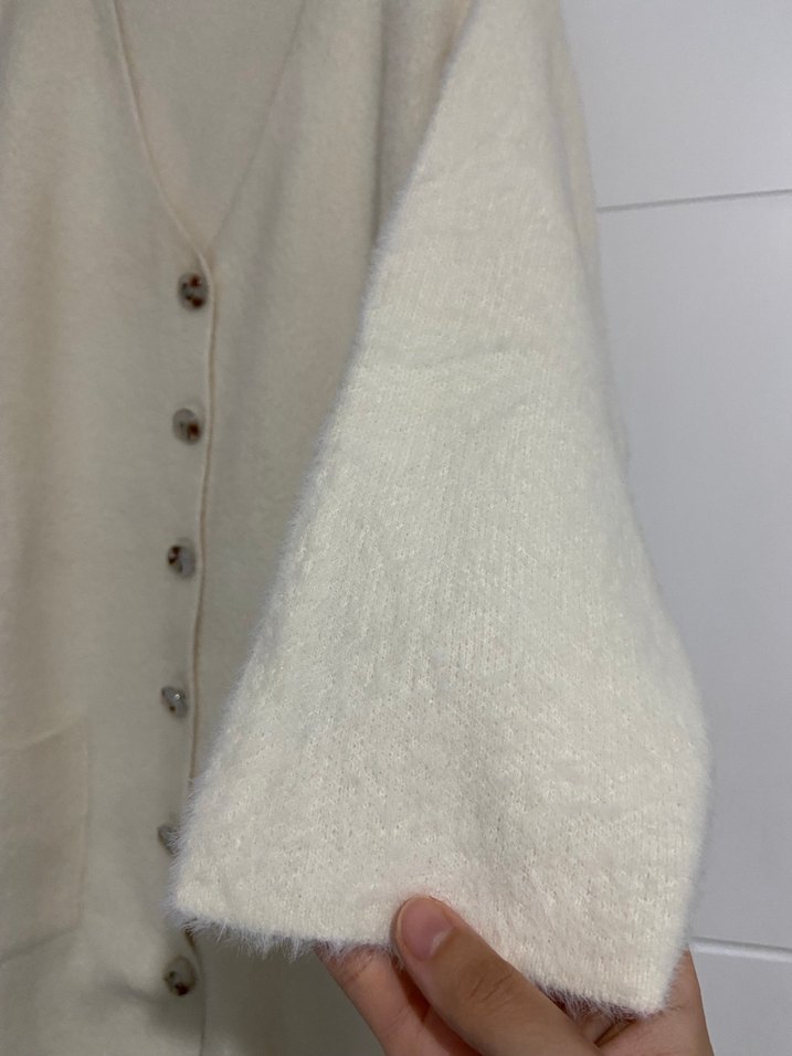 Düğmeli Beyaz Uzun Kollu Kadın Hırka - Görsel 2