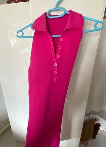 Pembe elbise