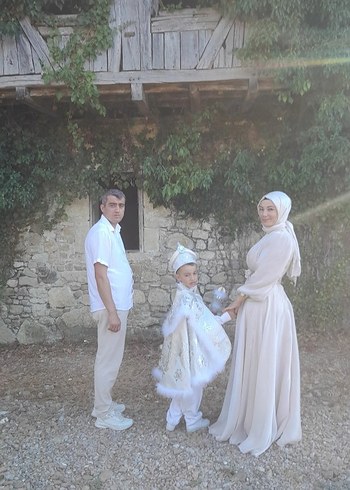 Sünnet kiyafeti..
