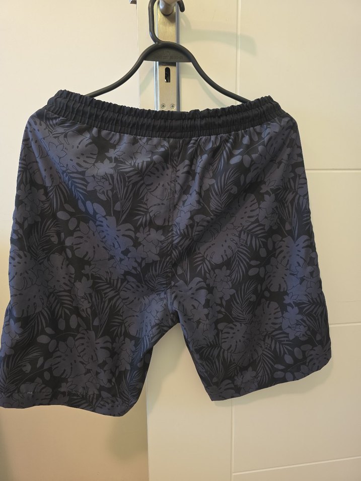 Erkek Lacivert Desenli Kemerli Şort - Görsel 4