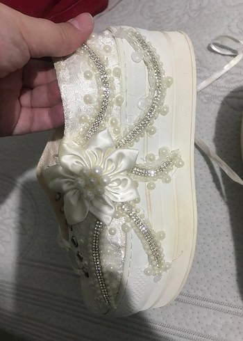 Dantel Detaylı Beyaz Vintage Gelin Ayakkabısı - Görsel 3