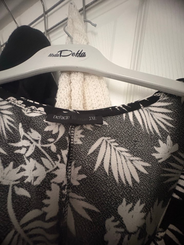 Siyah Desenli V Yaka elbise - Görsel 2