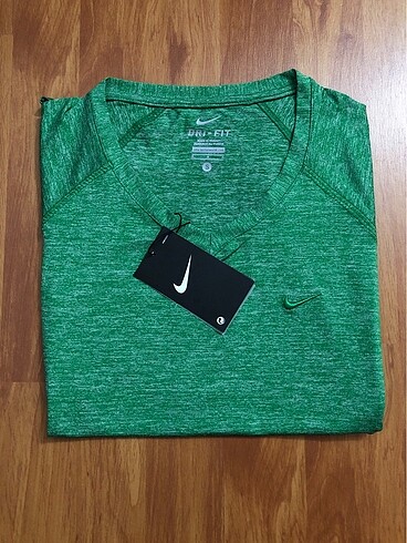 Nike Dri-Fit Yeşil Uzun Tshirt