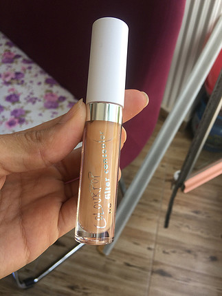 Colourpop Medium 30 Kapatıcı 