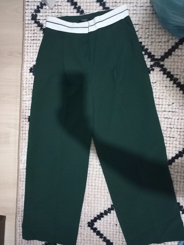 Kemer Detaylı Yeşil Kumaş Pantolon - Görsel 2