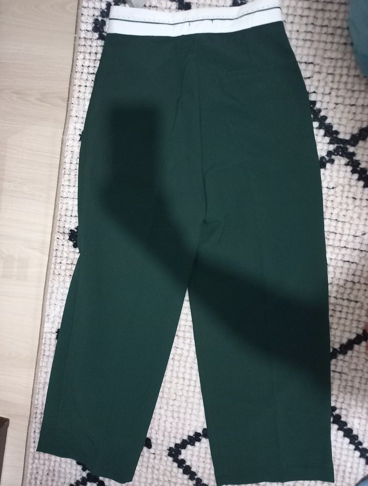 Kemer Detaylı Yeşil Kumaş Pantolon - Görsel 3