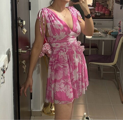 Pembe kısa milla elbise