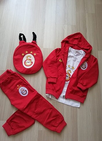 GALATASARAY DÖRTLÜ EŞOFMAN TAKIMI